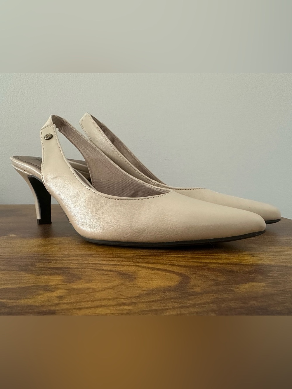 Life Stride Cream/Nude Slingback Heels